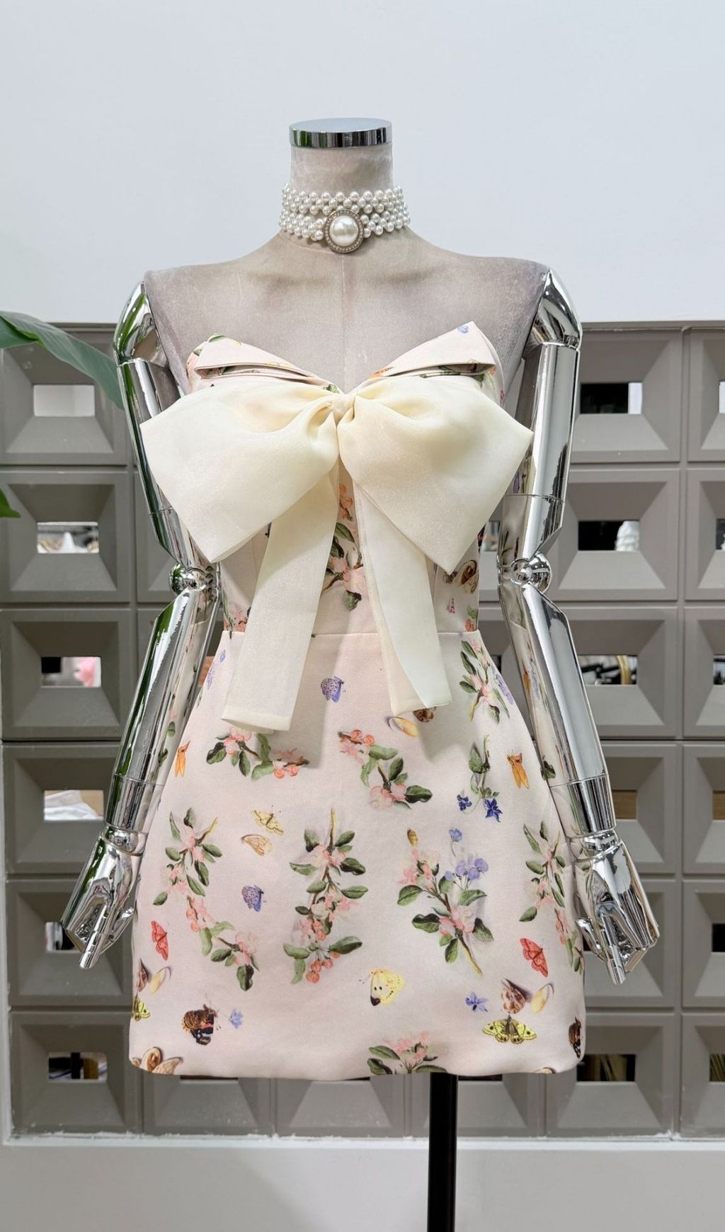 TRENDING STRAPLESS FLORAL MINI DRESS - OWNCI TRENDING STRAPLESS FLORAL MINI DRESS - OWNCI