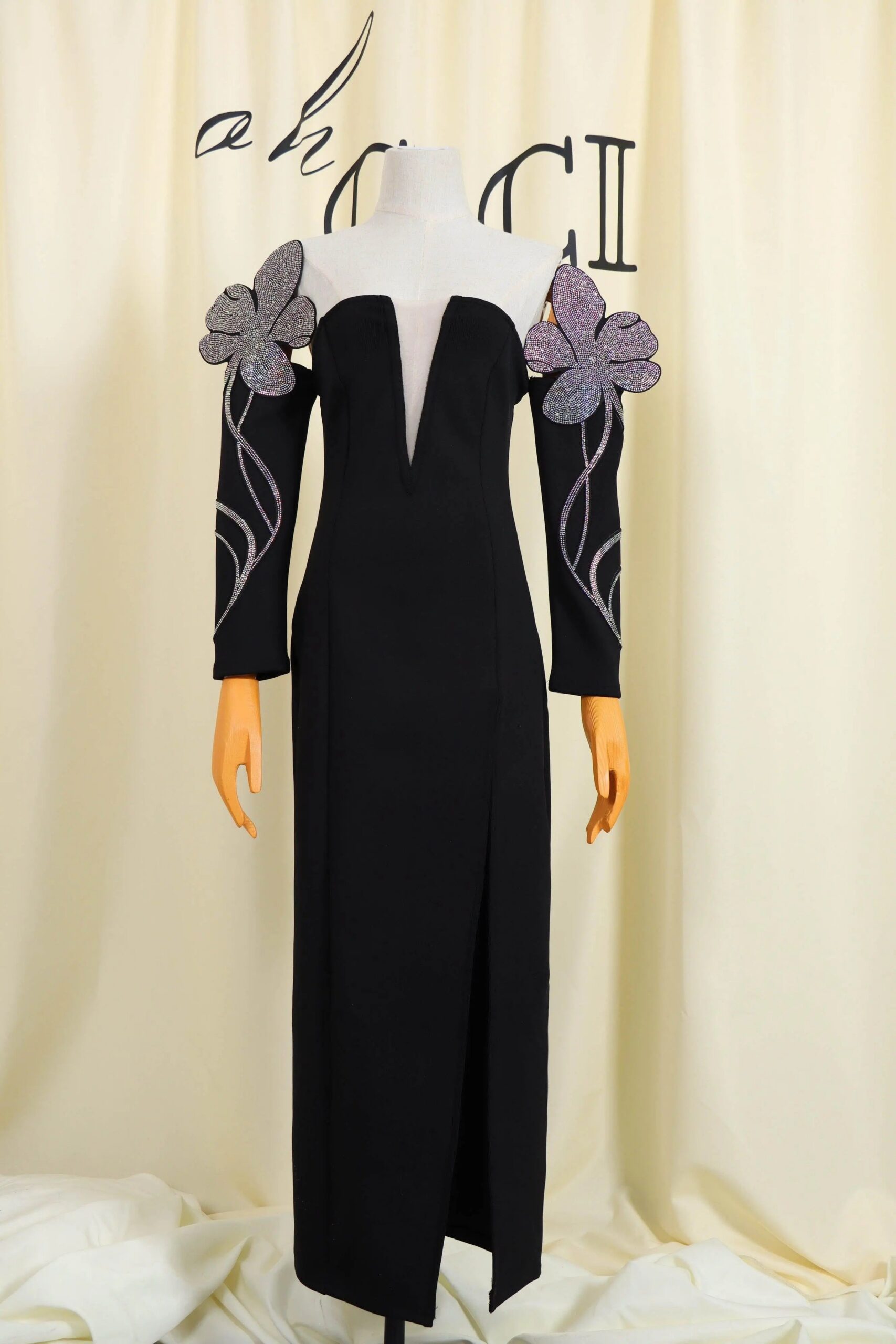a692b01c19670f4f7e6a2f055bfc191b.jpeg Fashionslee Women Black Off Shoulder Maxi Bandage Dress