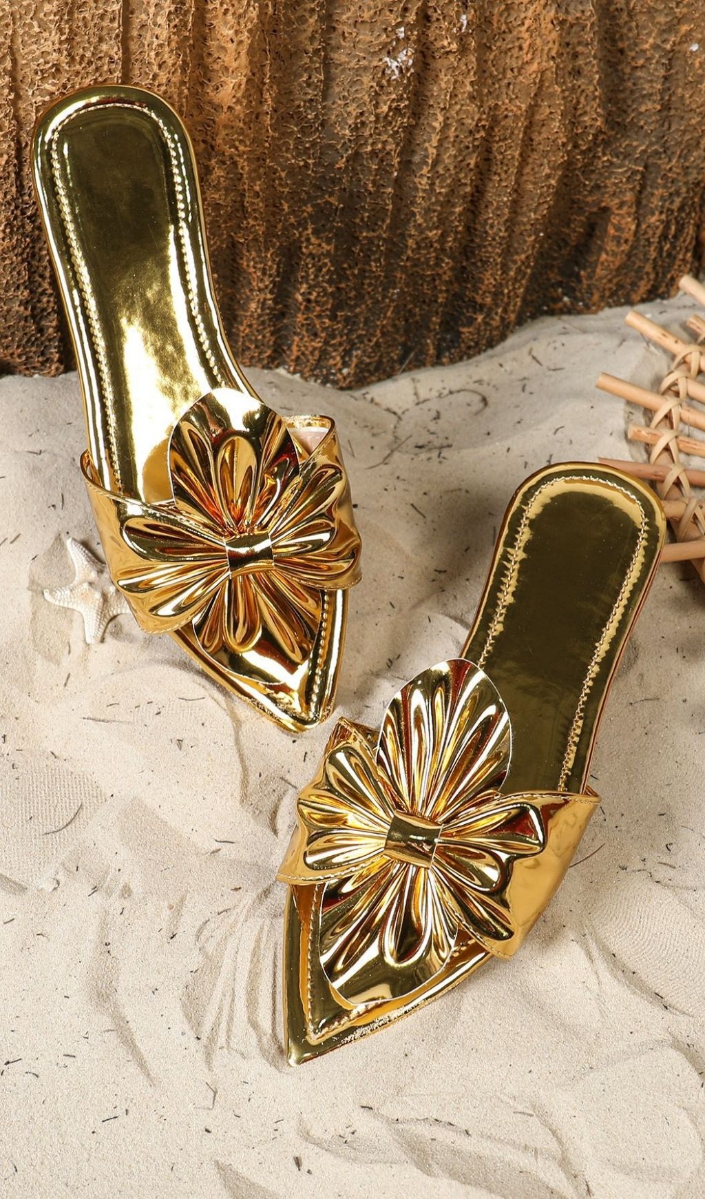 Fashionslee Women Kyri Gold Bow Sandals