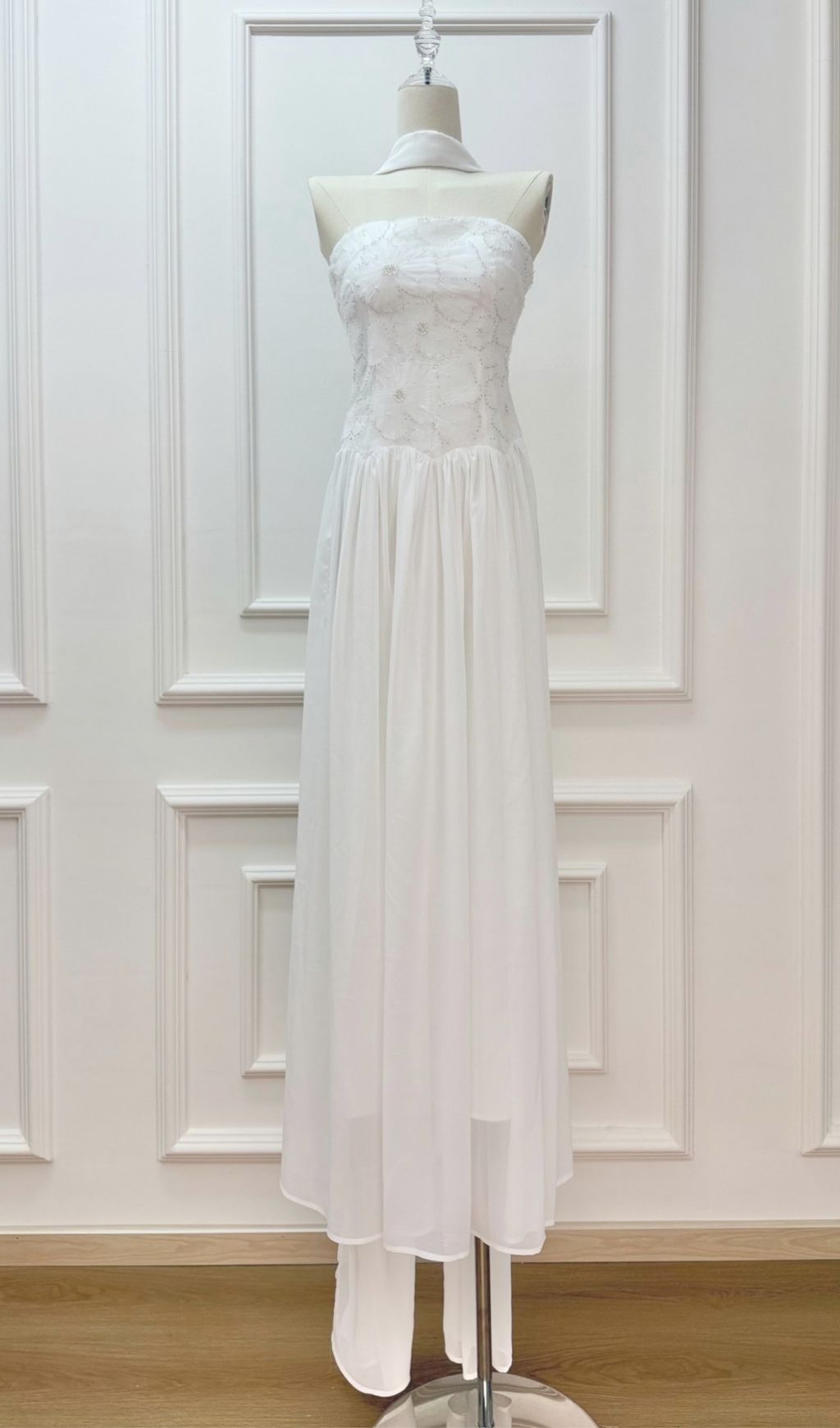 a833288c3ba48bca0c7876430705f630.jpg Fashionslee Women Kenley White Strapless Flower Maxi Dress