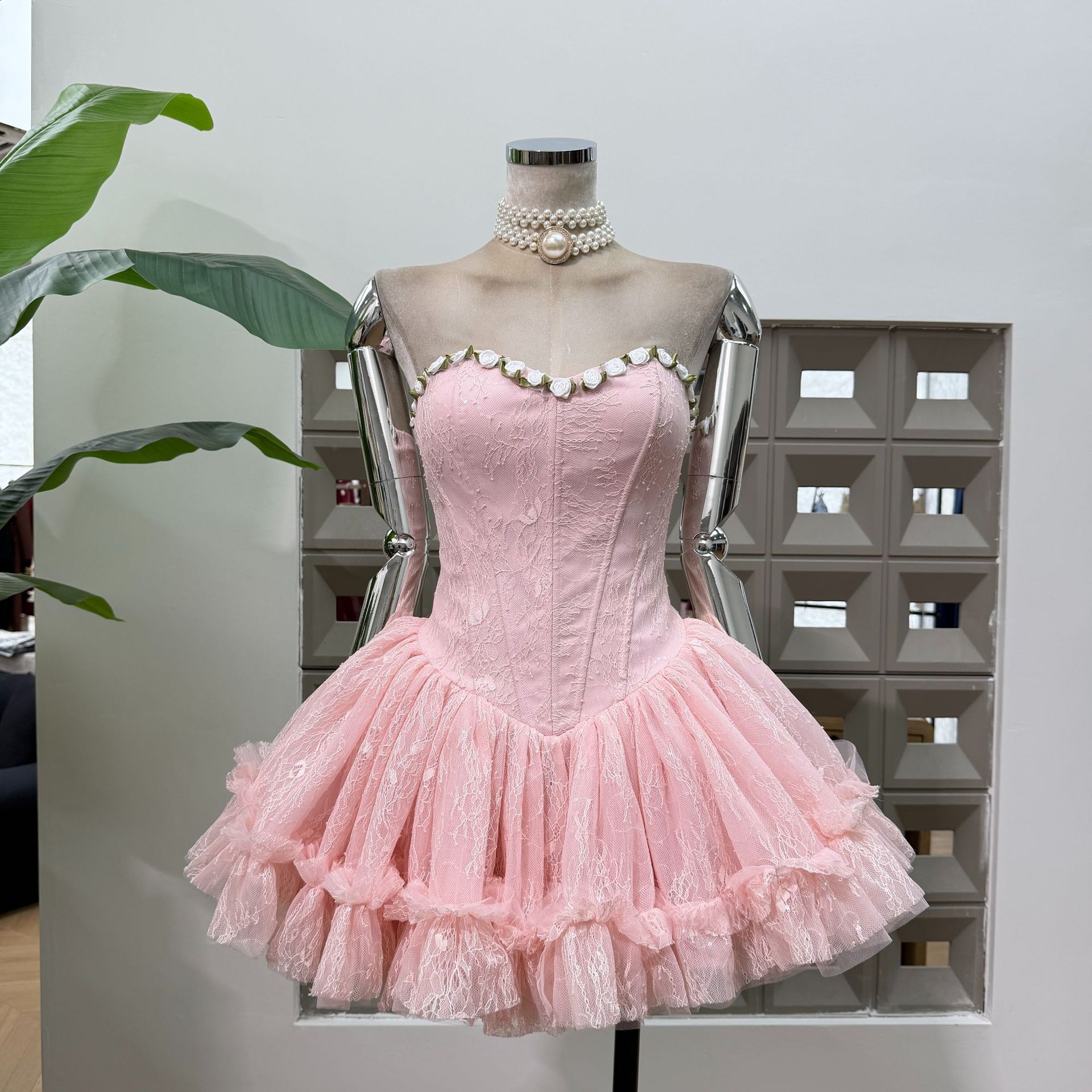 a919fb91f3209db59675711586cf8fbe.jpg Fashionslee Women Karmina Pink Strapless Lace Corset Mini Dress