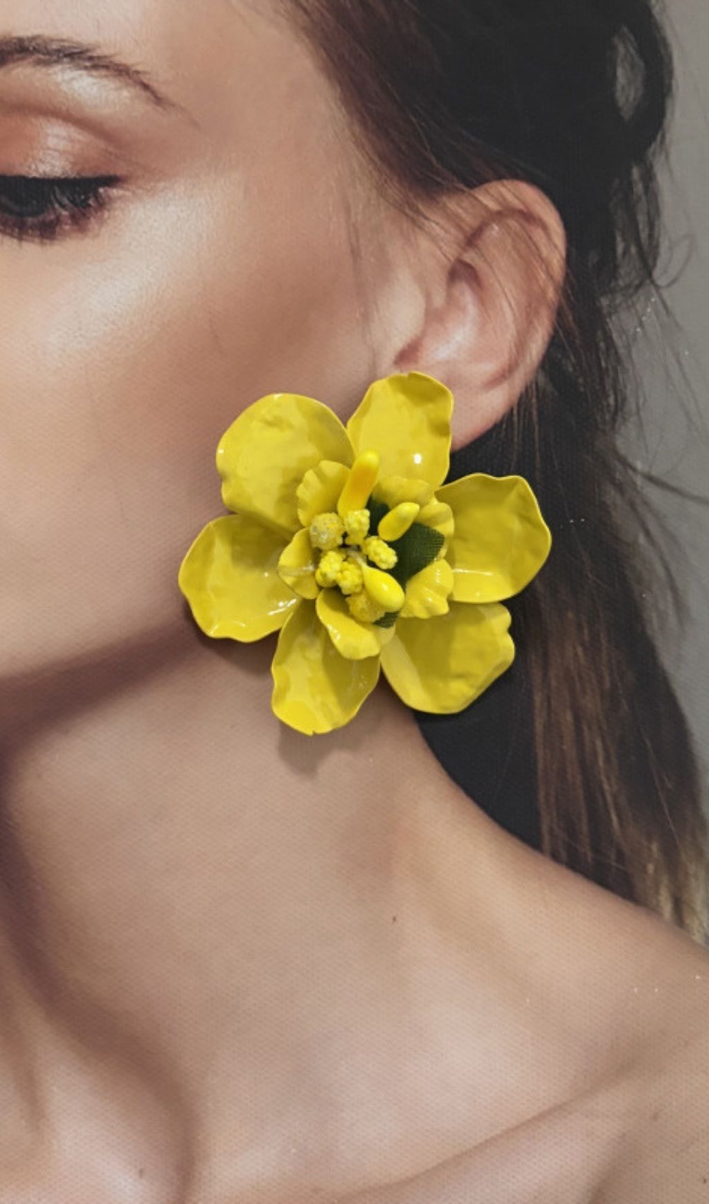 TRENDING DAISY DROP EARRINGS – VIRAL AESTHETIC - OWNCI TRENDING DAISY DROP EARRINGS – VIRAL AESTHETIC - OWNCI