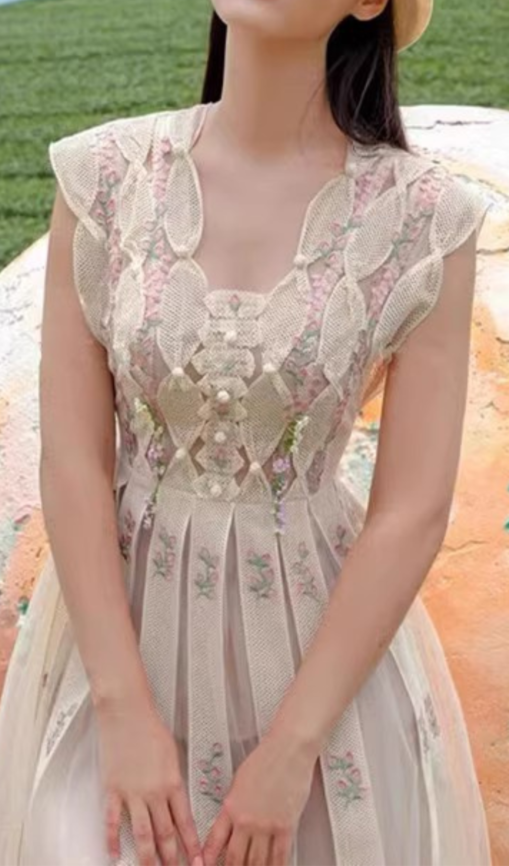 Fashionslee Women Arwyn Floral Embroidery Midi Dress