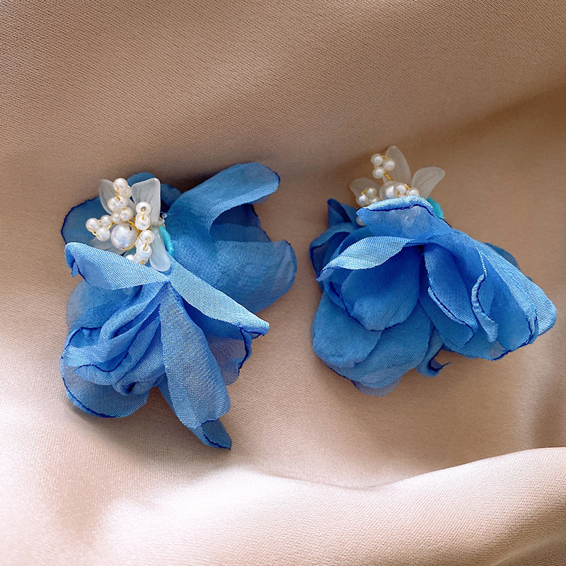 aa4660eade9a99f9d4a65f9d6df60c54.jpg Fashionslee Women Drew Blue Flower Earrings