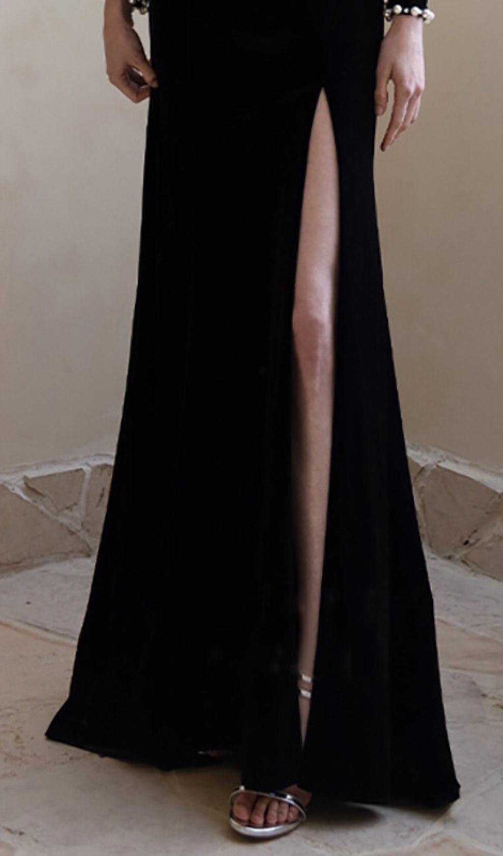 aaaff0e3af106288c5ea82816ed60702.jpg Fashionslee Women Breena Black Pearl Long Sleeve Velvet Maxi Dress