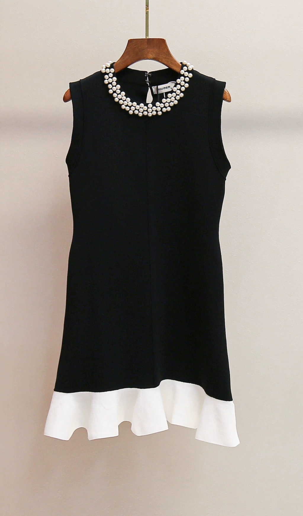 ab1a5117f26aa3cd591d0f6325c32e7c.jpg Fashionslee Women Ernie Black Bead Mini Dress