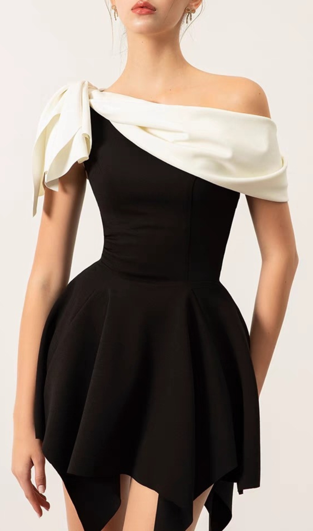 ac3a7ab242410a4d350bfceb871e0f09.jpg Fashionslee Women Bulut Black White Patchwork Mini Dress