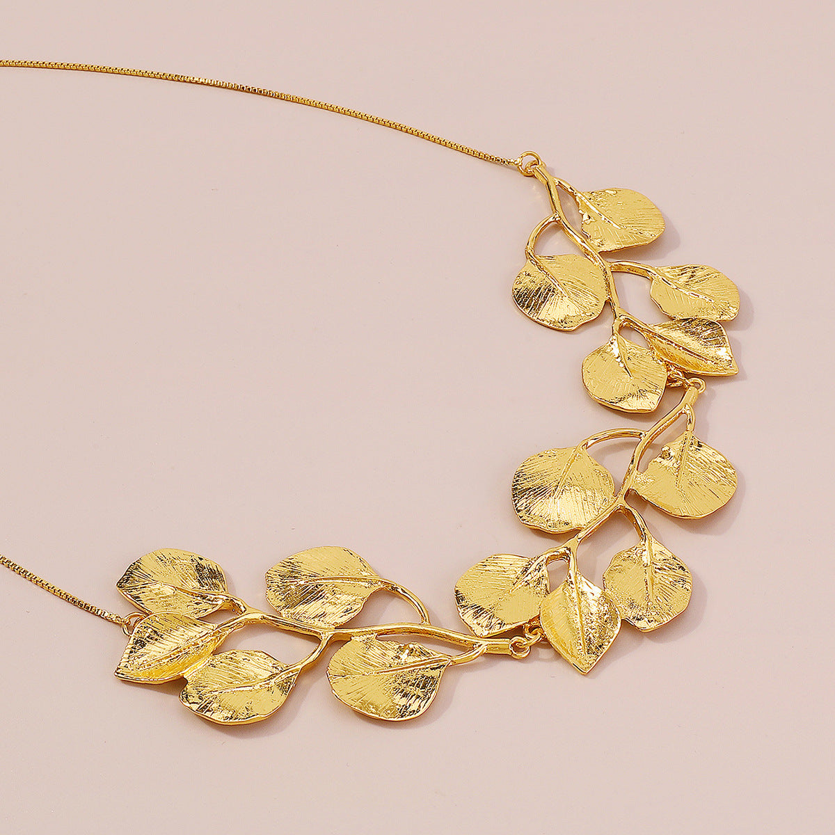 ad62fab65781270feadf4a3791c39e3c.jpeg Fashionslee Women Exaggerated Leaf Choker