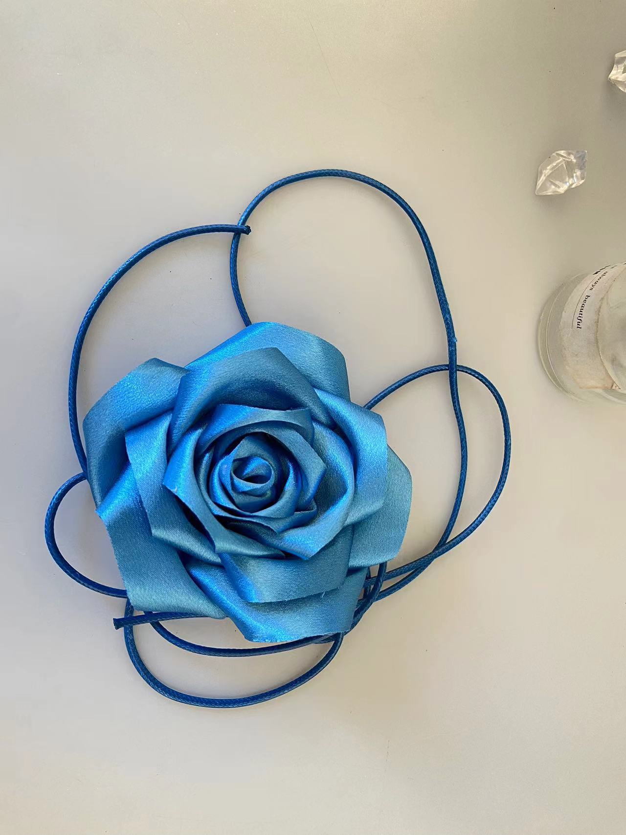 ad8df37a2a18b18943334fc125f5af47.jpeg Fashionslee Women Ayano Flower Choker