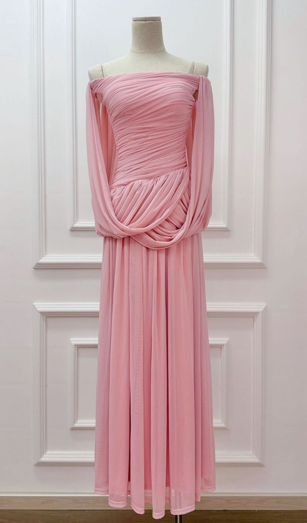 b092c206d663c7123abf8efcddc78dc4.jpg Fashionslee Women Kelsy Ruched Off-Shoulder Maxi Dress