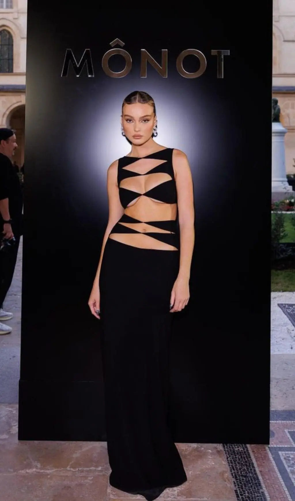 b147613e79fdaee650b91a44a6ae8e7e.jpeg Fashionslee Women Cutout Two Pieces Suit In Black