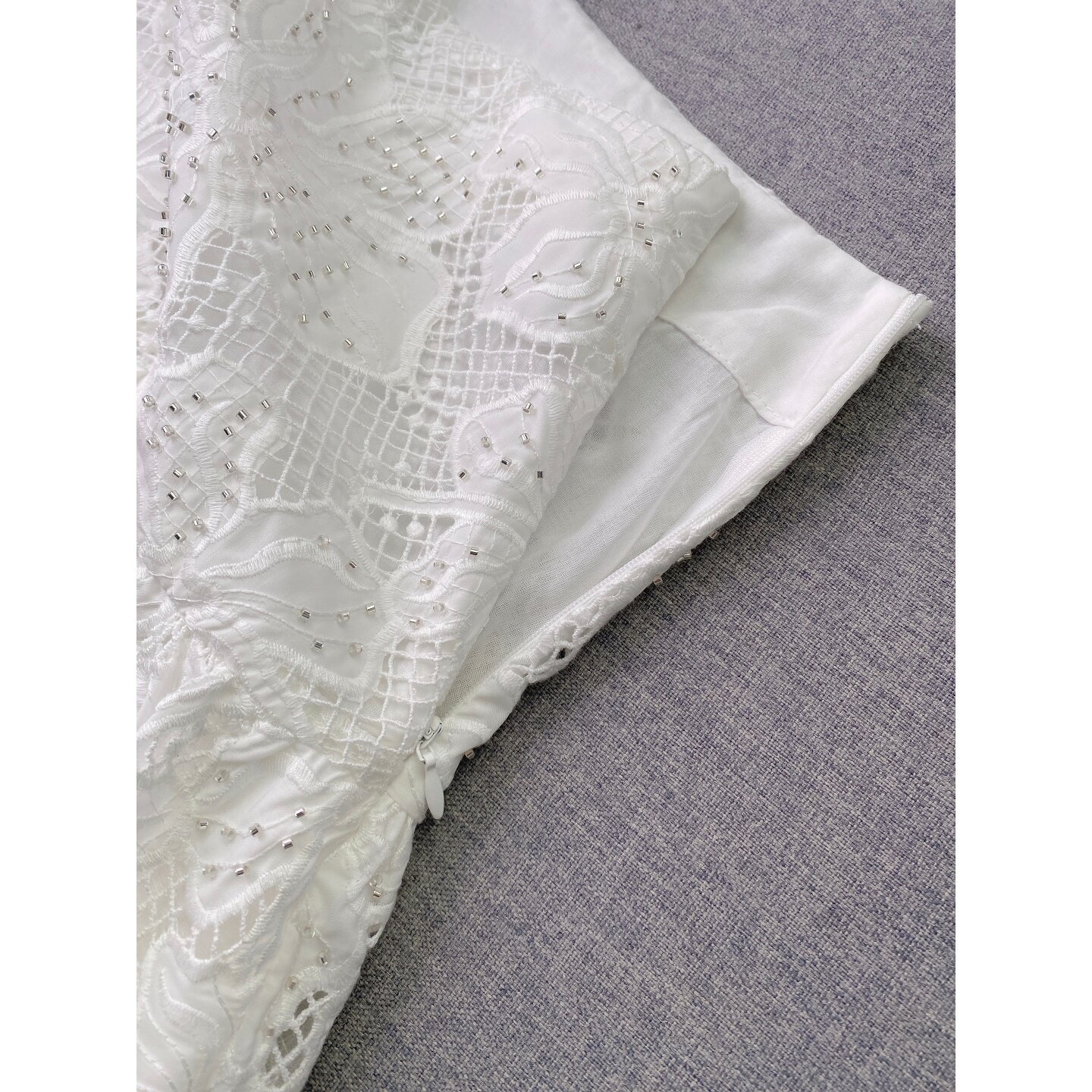 b164b9dc4818c740fc74005ffabf52a5.jpg Fashionslee Women Nayla Short Guipure Lace Skirt