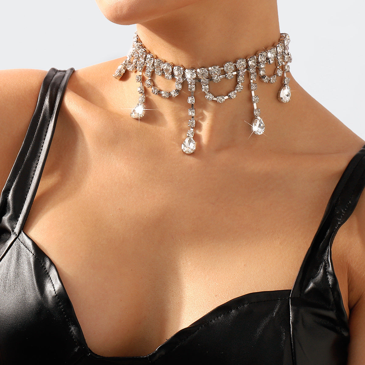 VIRAL SILVER RHINESTONE CLAW CLIP - OWNCI VIRAL SILVER RHINESTONE CLAW CLIP - OWNCI
