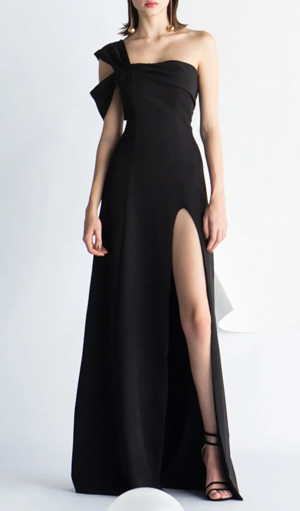 Fashionslee Women One-Shoulder Mop Dress In Black