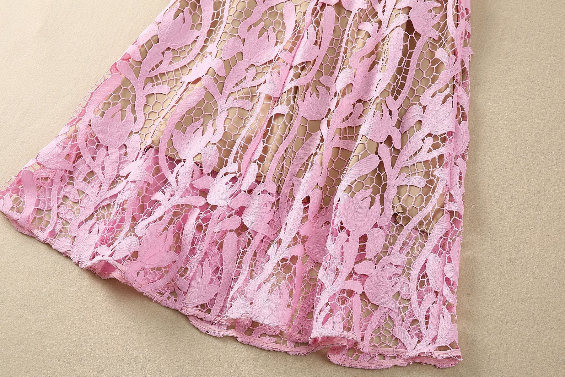 b5768605afcef8e89e9c2dcac0804834.jpeg Fashionslee Women Allene Pink Lace Midi Dress
