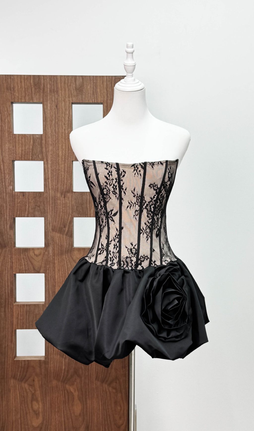 b64653ff9674cf4537f24656c2594aac.jpg Fashionslee Women Irene Black Strapless Corset Flower Mini Dress