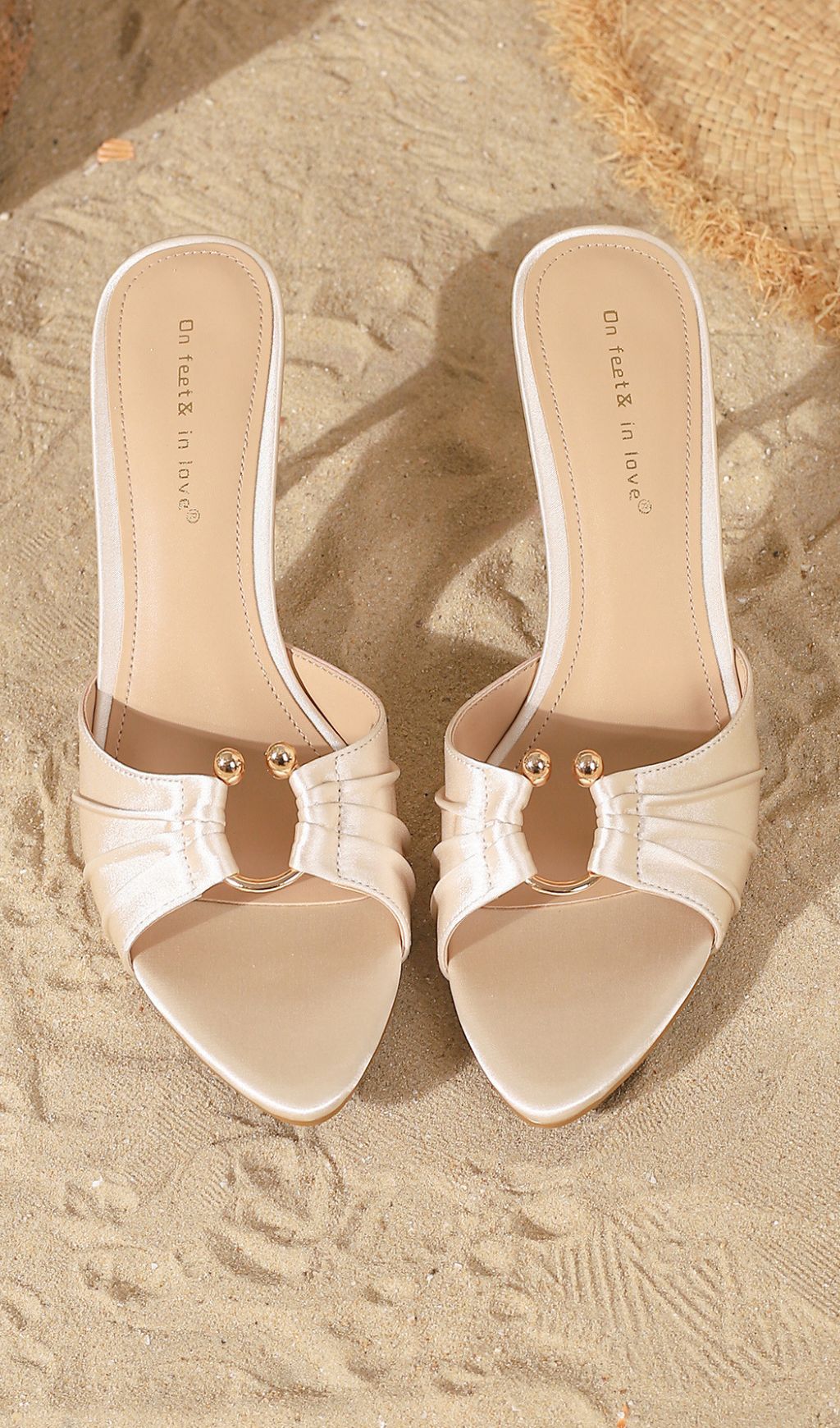 Fashionslee Women Haydn Apricot Hollowout Sandals