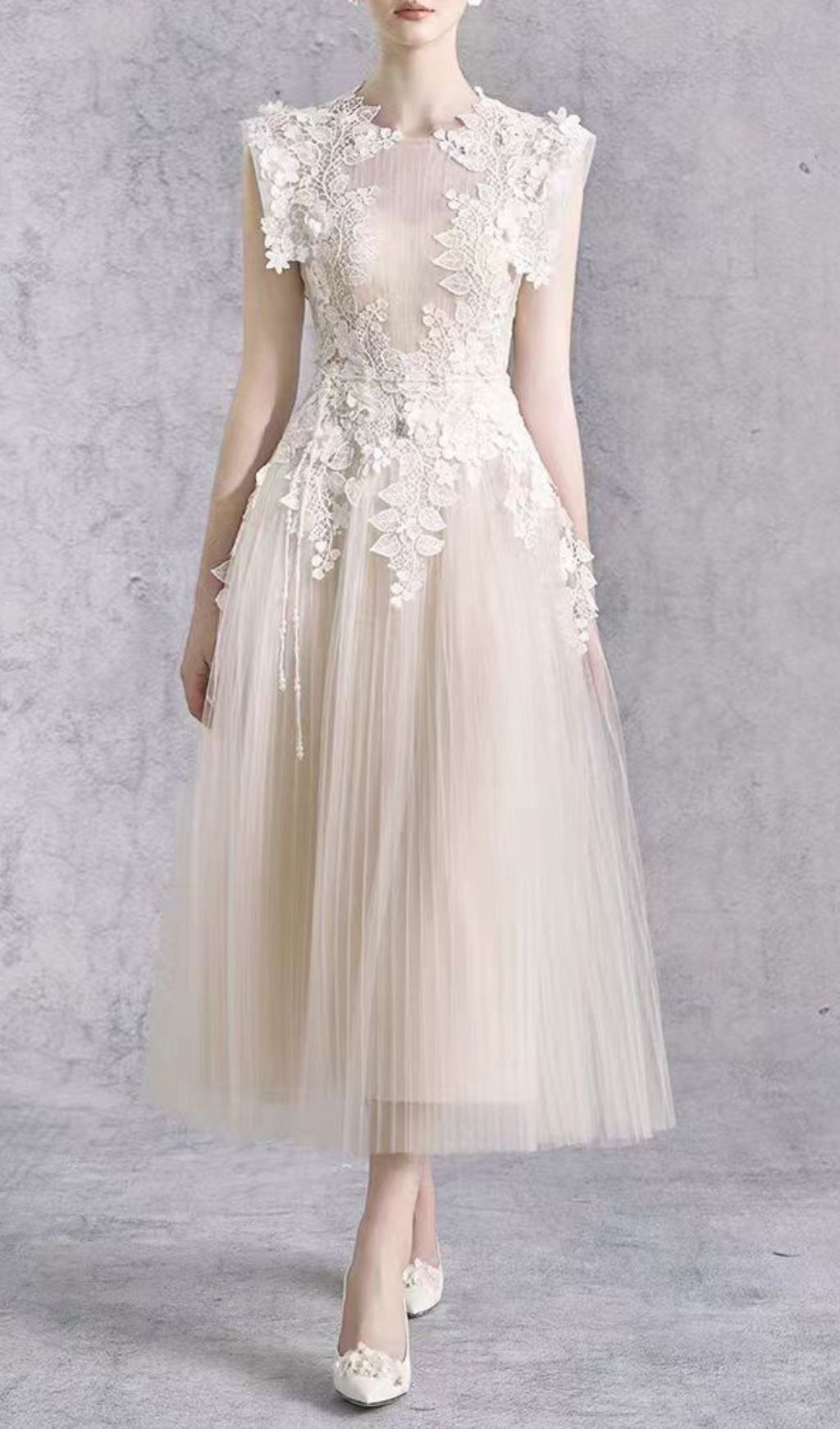 b6ab675acfc9b0b4f8744707af58b9b8.jpg Fashionslee Women Faina Flower Embroidery Midi Dress