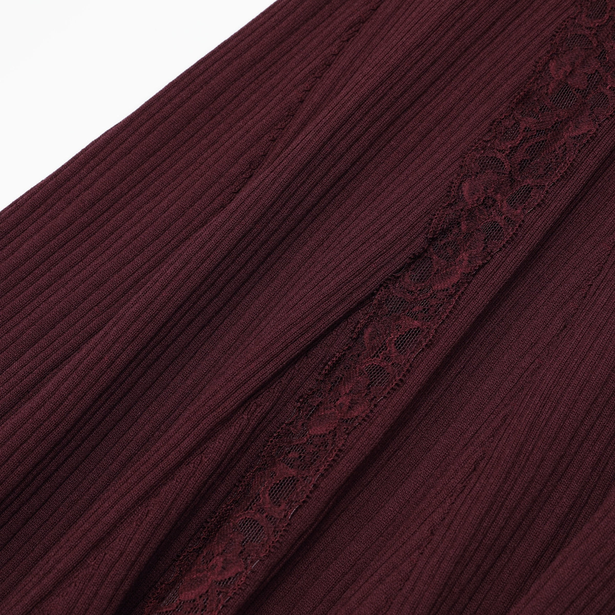 b81505d50e3264e2048f7fc44de21b6f.webp Fashionslee Women Kie Wine Off-Shoulder Lace Knit Midi Dress