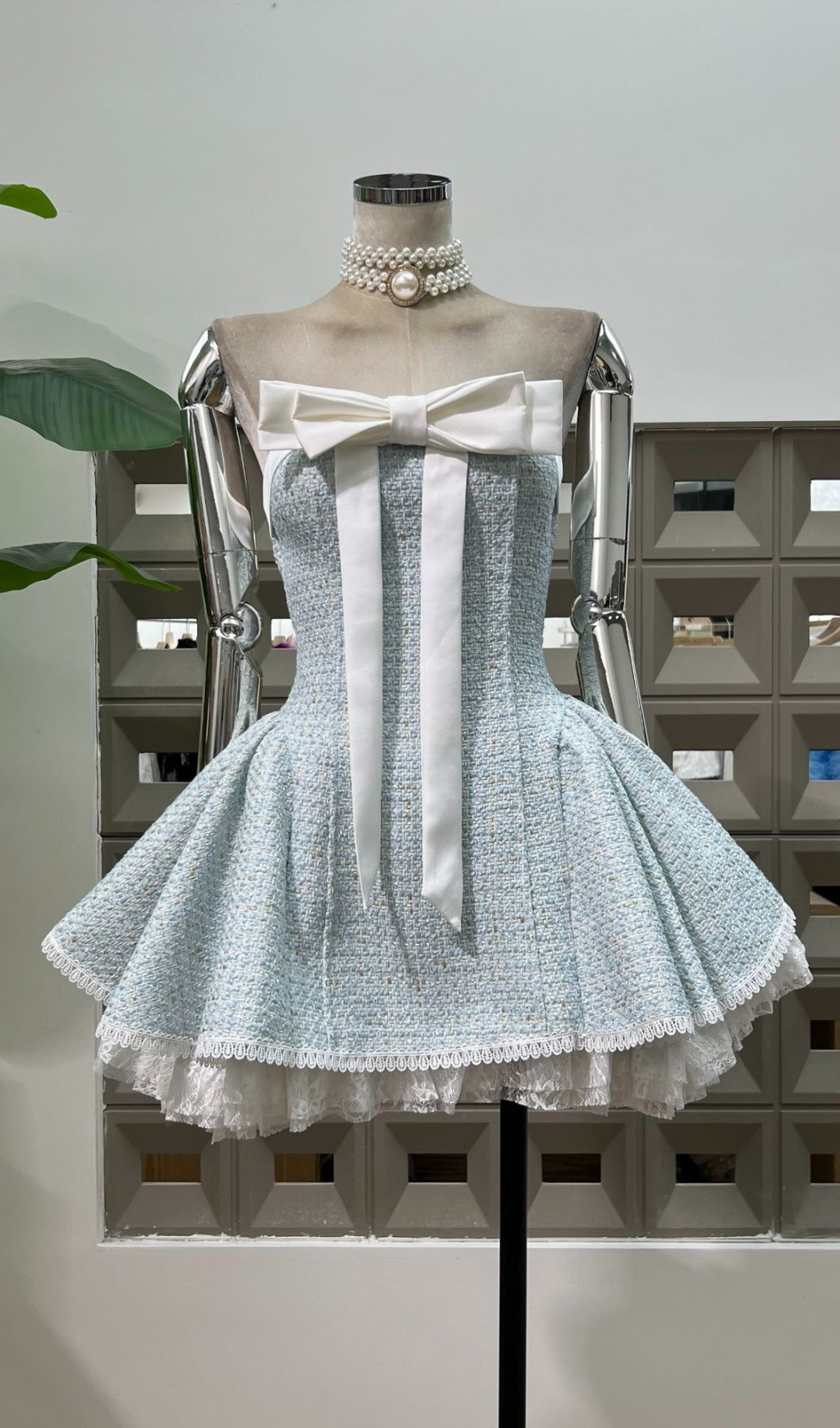 b8d8eb12cc774a5355686605a1507902.png Fashionslee Women Hitomi Strapless Bow Lace Mini Dress
