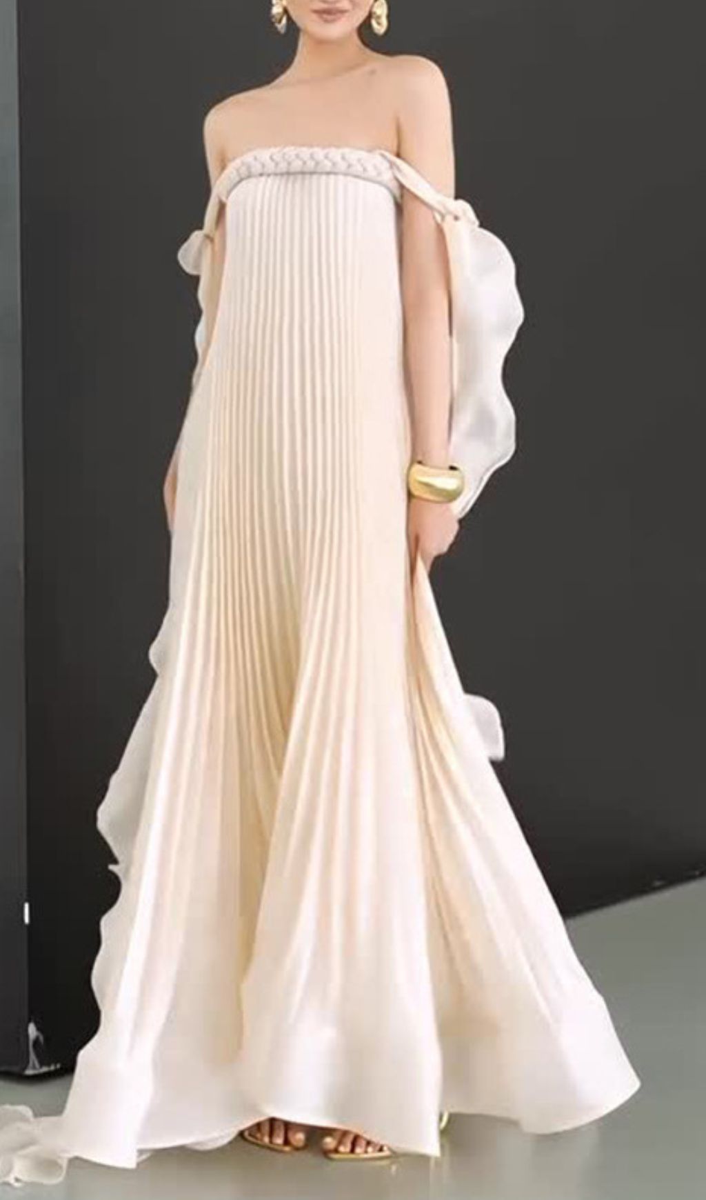 b9d77abeac4daf5d248a72f0033bf063.jpg Fashionslee Women Imogene Strapless Pleated Maxi Dress