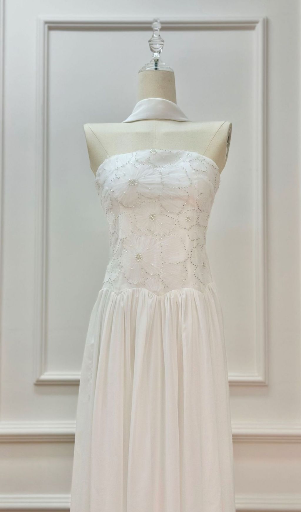 bc6c1566c3f74df7c6d3562cfa358966.jpg Fashionslee Women Kenley White Strapless Flower Maxi Dress