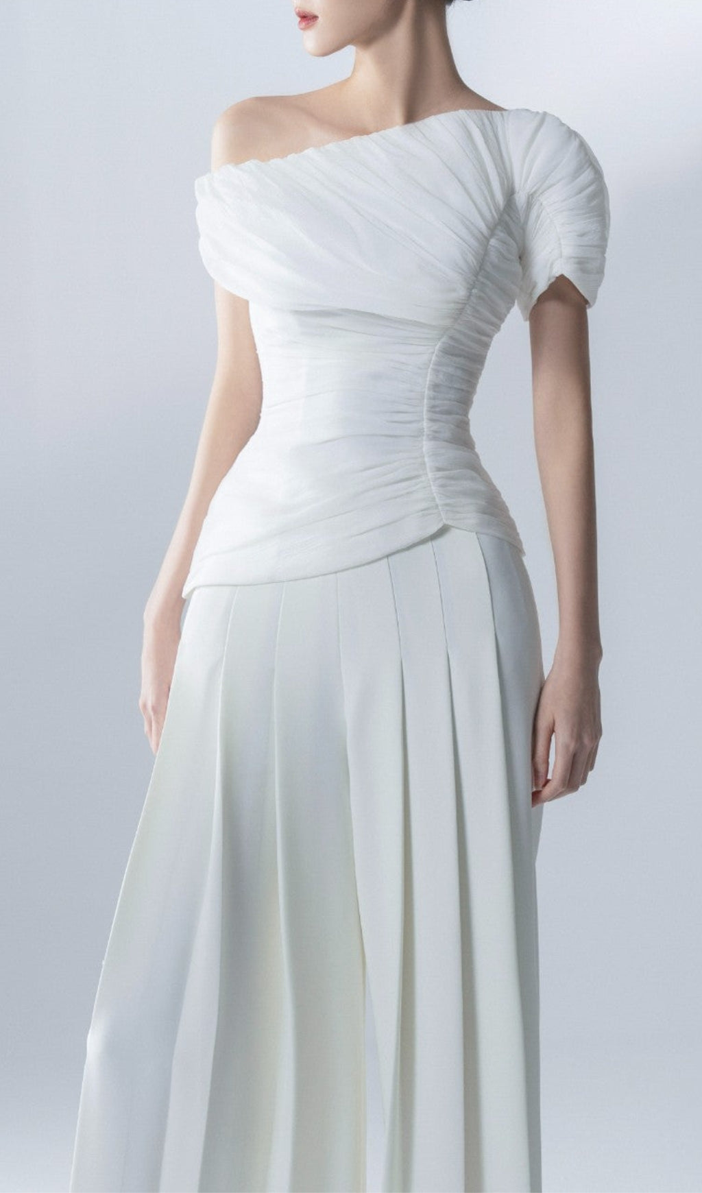 bca9f52ba75fe2f133528f112c3da648.jpeg Fashionslee Women Aviva White Feather Pleated Two-Piece Suit