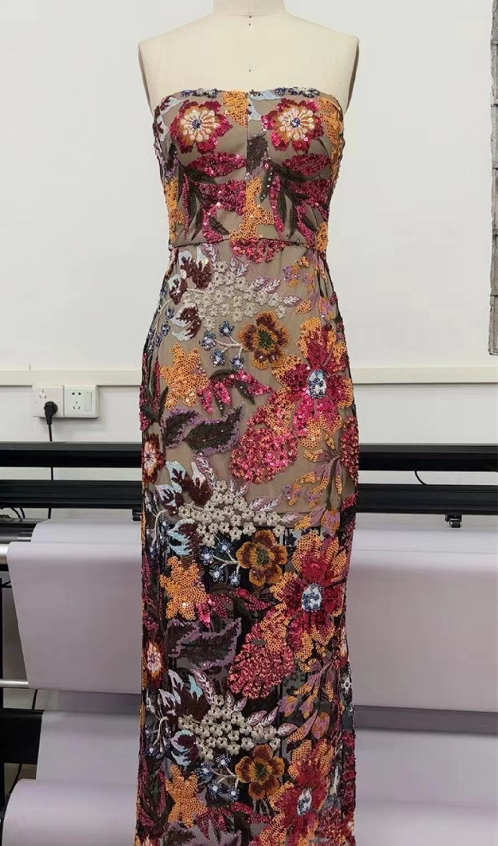 bccb2726270eab66e6f0a4c84956cbc0.jpeg Fashionslee Women Aimee Floral Sequin Maxi Dress