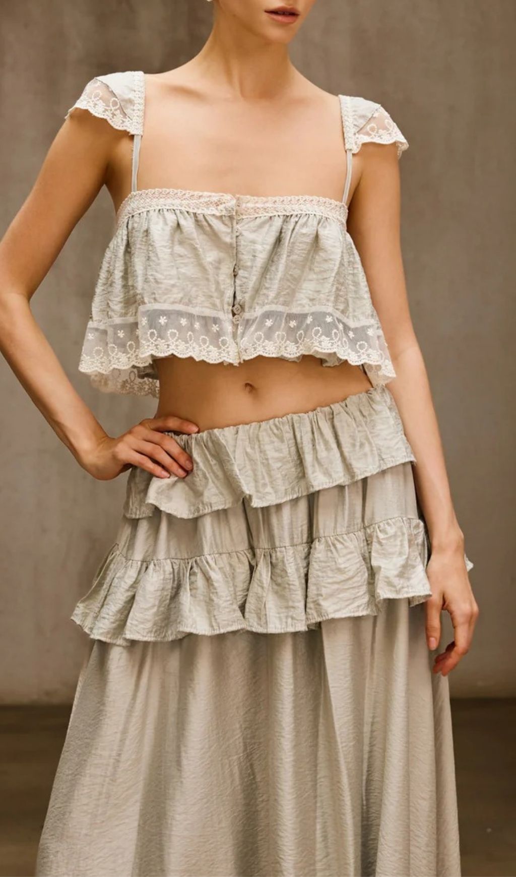 bd9665c0844d14f8cbbb5a04ce8cd30a.jpg Fashionslee Women Relythic Ruffle Lace Skirt Set