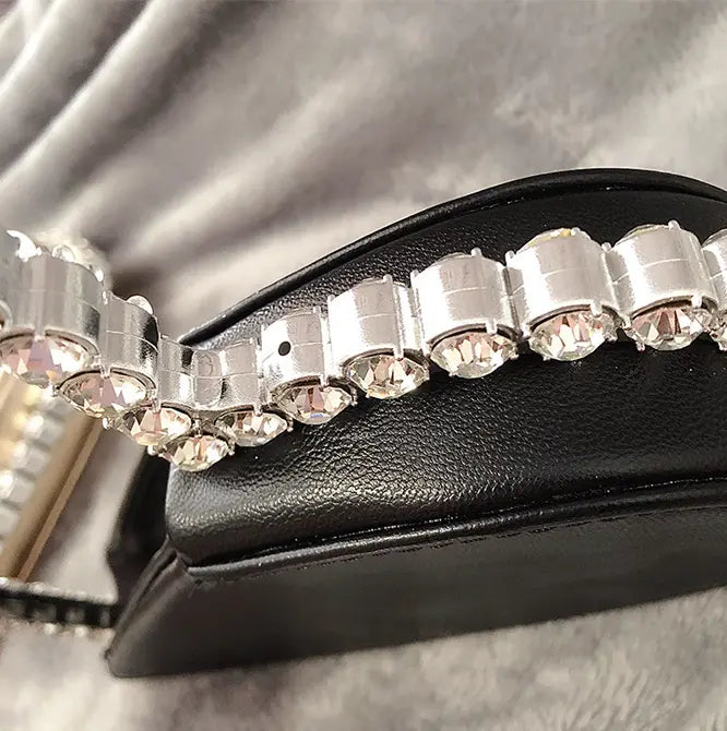 be53d3ef4c8e0e68bbb109a015de626c.jpeg Fashionslee Women Black Love Diamond Leather Clutch