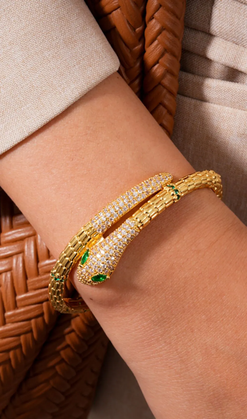 TRENDING SNAKE CUFF BRACELET MUST-HAVE - OWNCI TRENDING SNAKE CUFF BRACELET MUST-HAVE - OWNCI