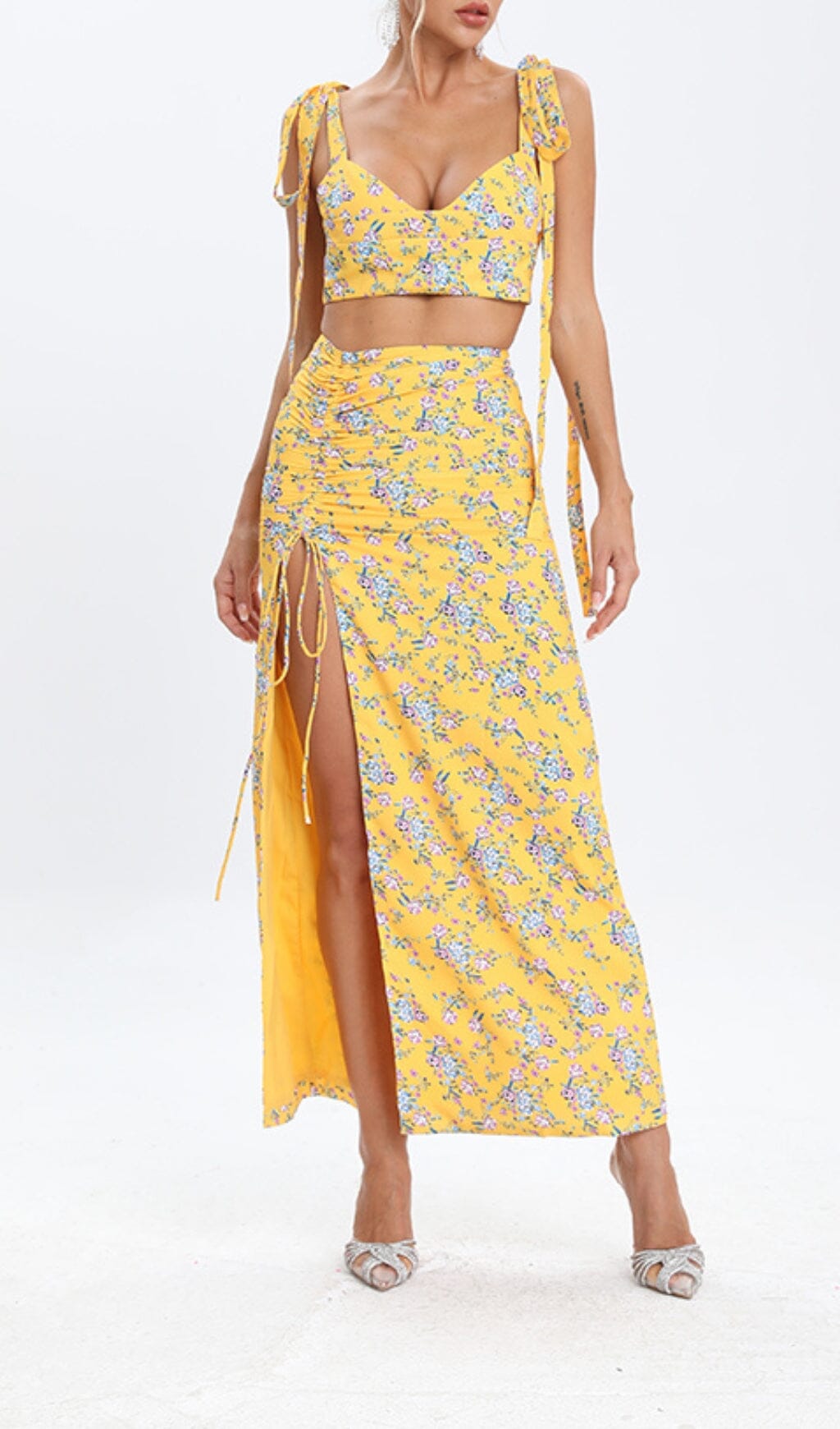 Fashionslee Women Floral Design Two Piece Set In Yellow