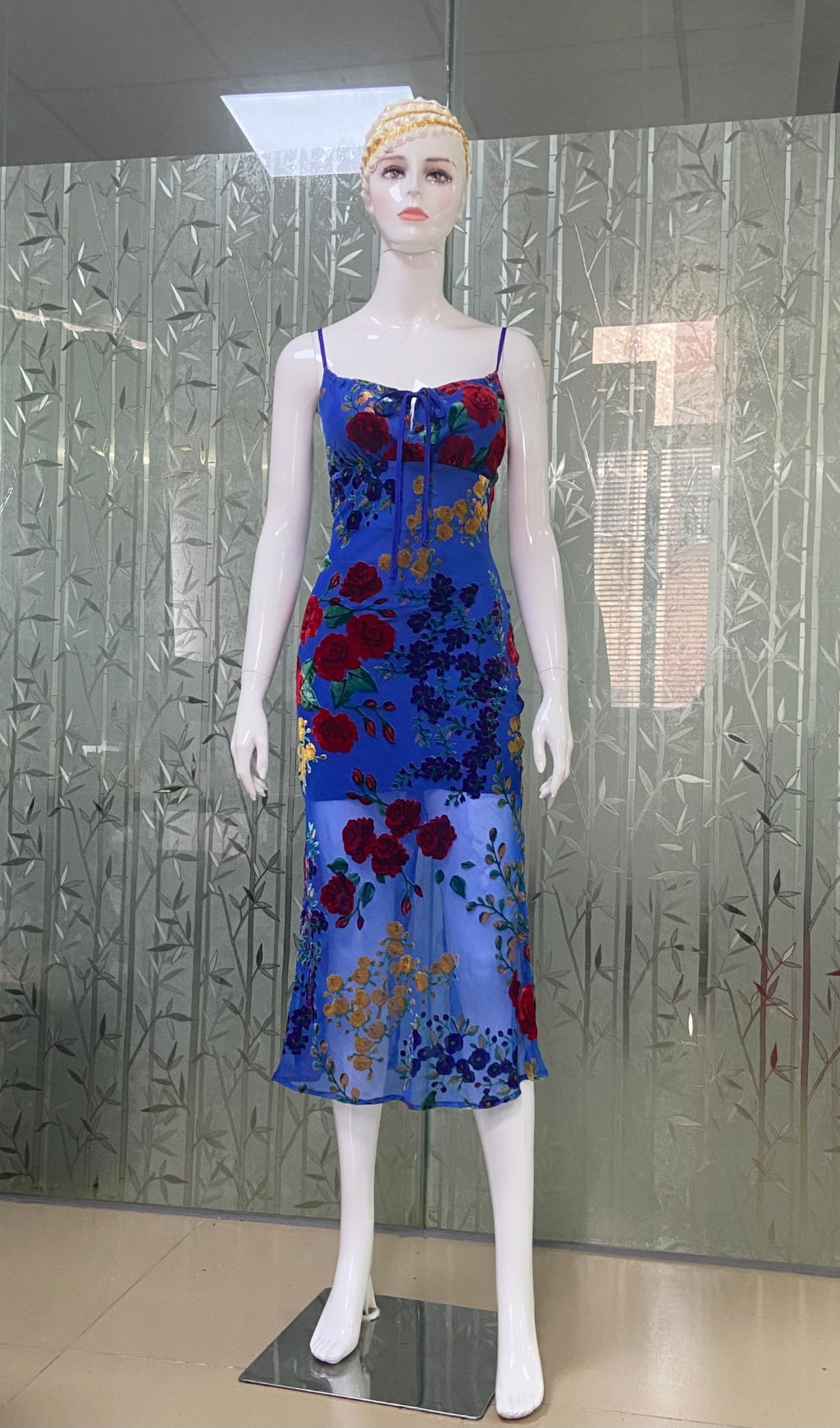 c18237c3aeec24f1e8de88b7c1356308.jpeg Fashionslee Women Branden Blue Floral Midi Dress