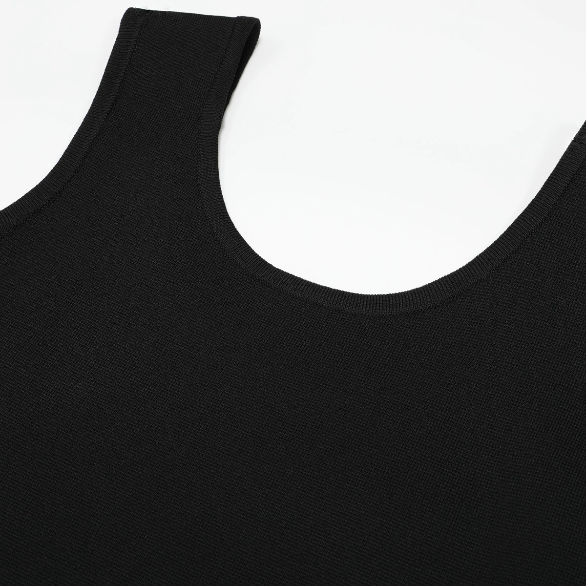 c4ff54a1d0eddecf747cb2c5df643f9d.webp Fashionslee Women Kilikina Black Sleeveless Diamante Knit Midi Dress