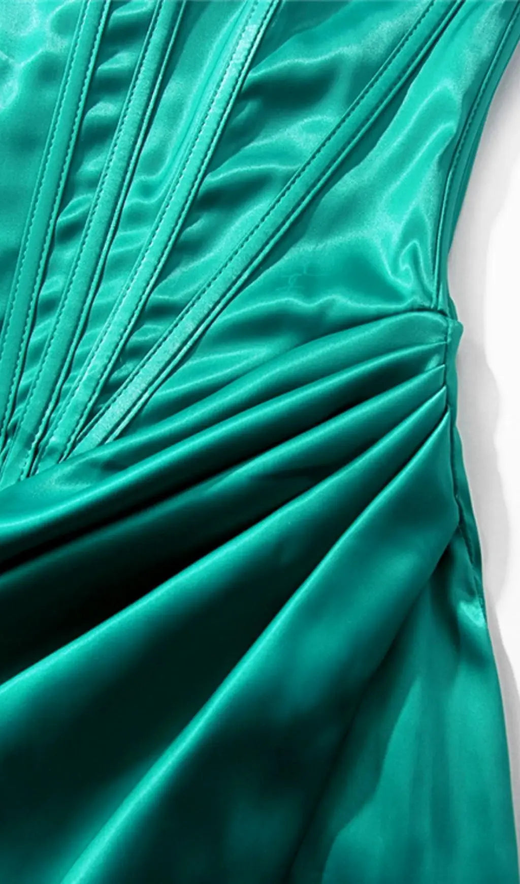 c66cccc7e70a6f908a4e596d1e2a22e4.jpeg Fashionslee Women Emerald Stain Strapless Ruched Midi Dress