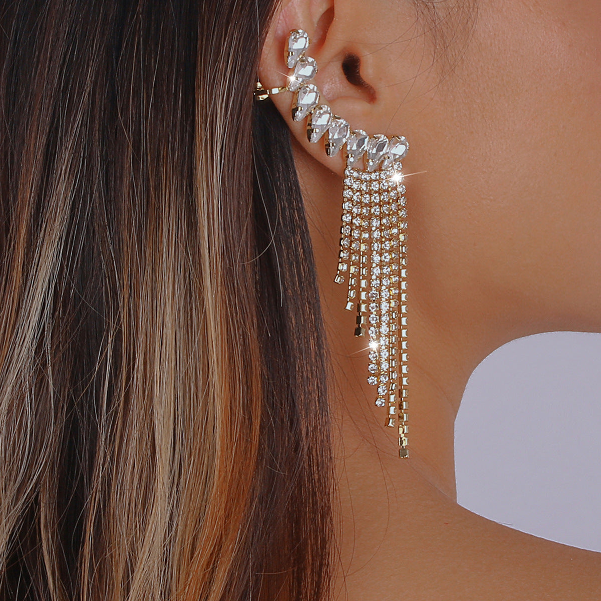 c6bf2d236407a584f4a440505de87020.jpeg Fashionslee Women Gold Rhinestone Tassel Geometric Earrings