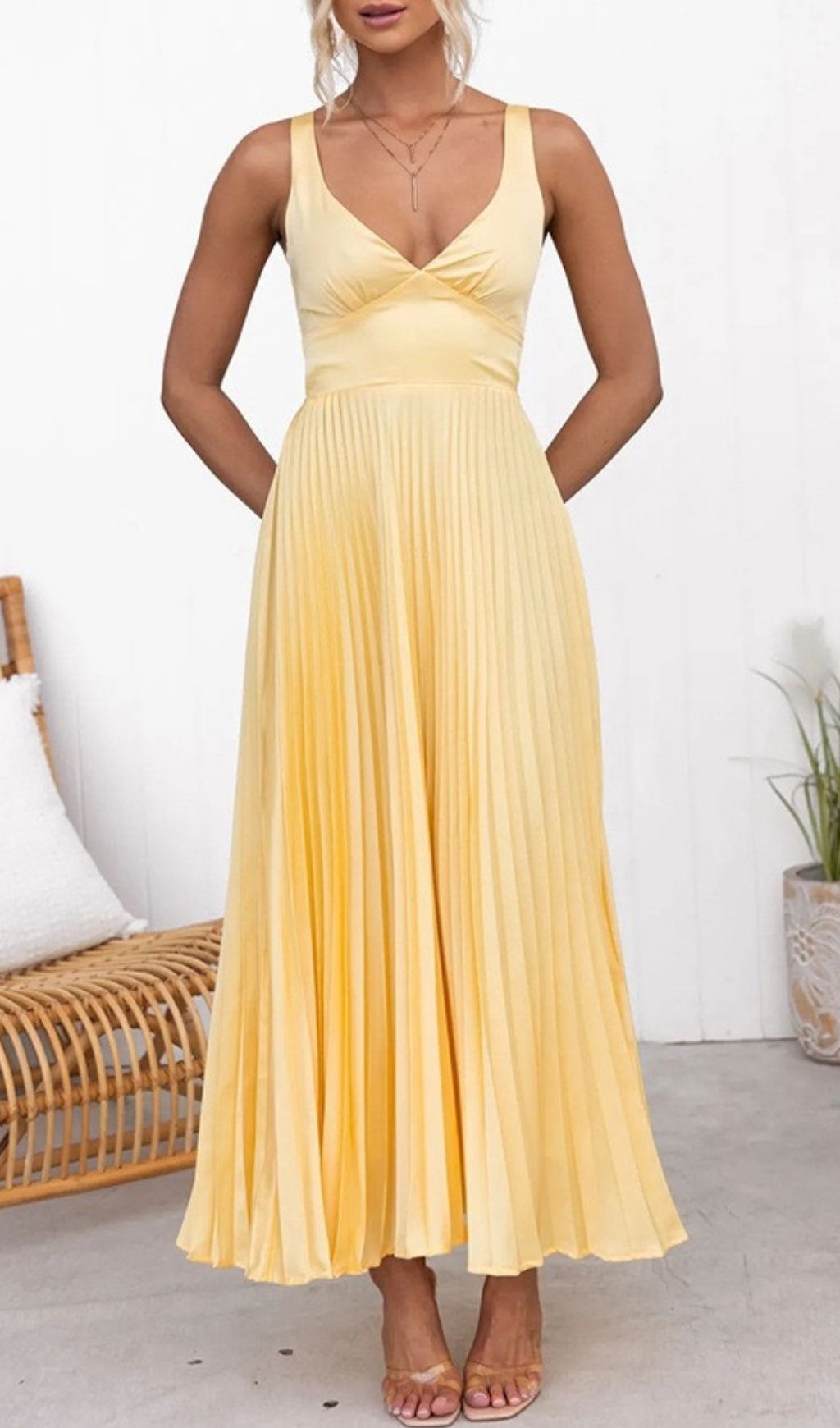 Fashionslee Women Lahoma Strappy V-Neck Pleated Maxi Dress