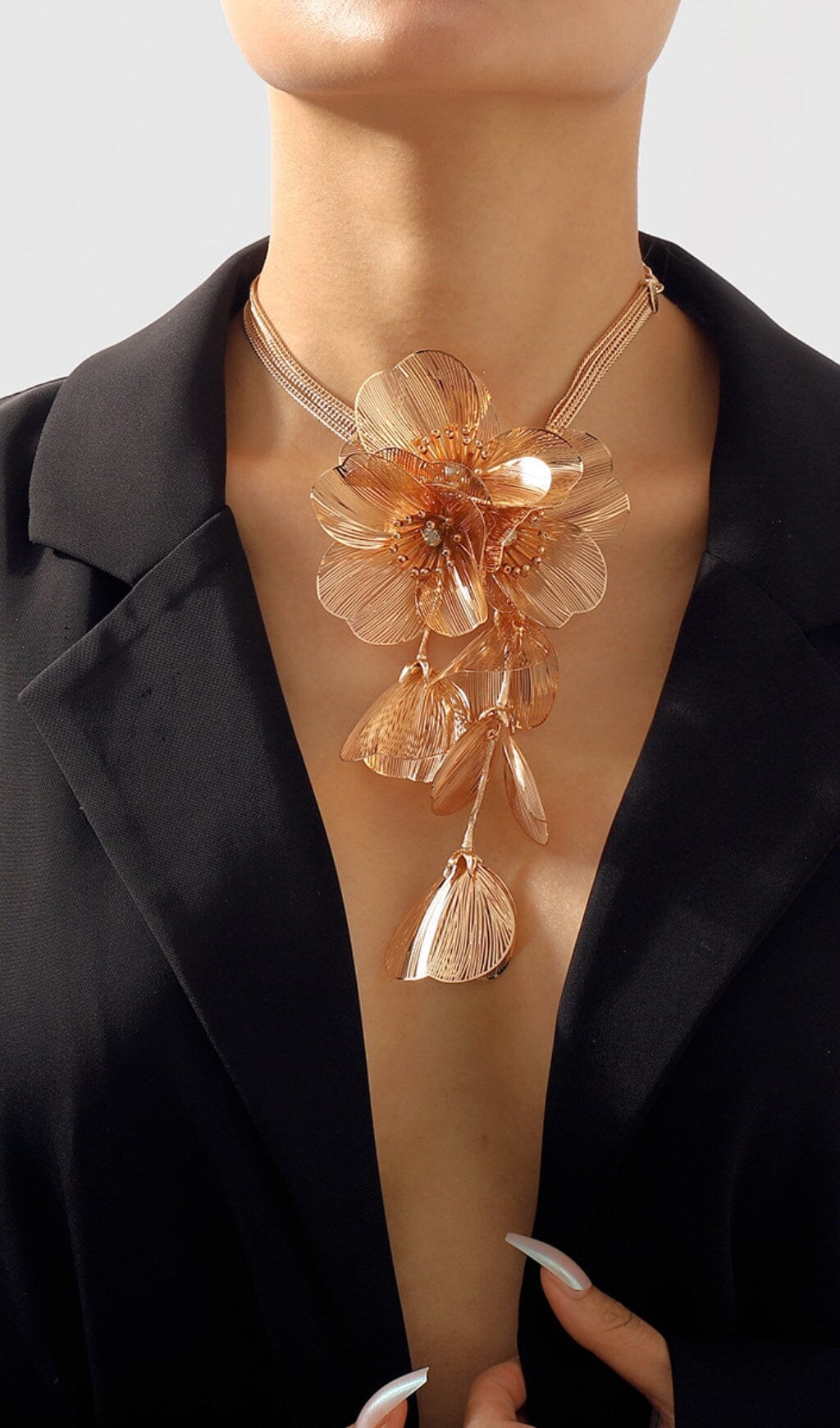 Fashionslee Women Francesca Flower Choker