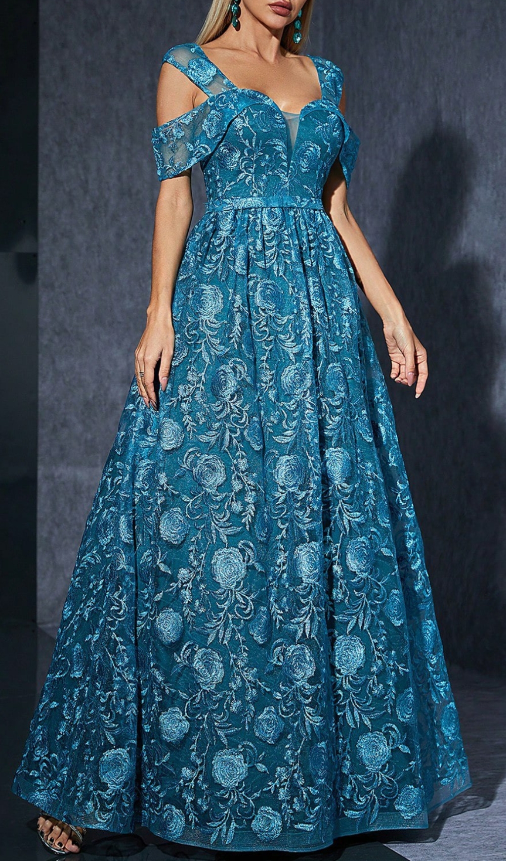 cb11fa5ad544f15ac79851245710045d.jpg Fashionslee Women Dione Blue Flower Embroidery Maxi Dress