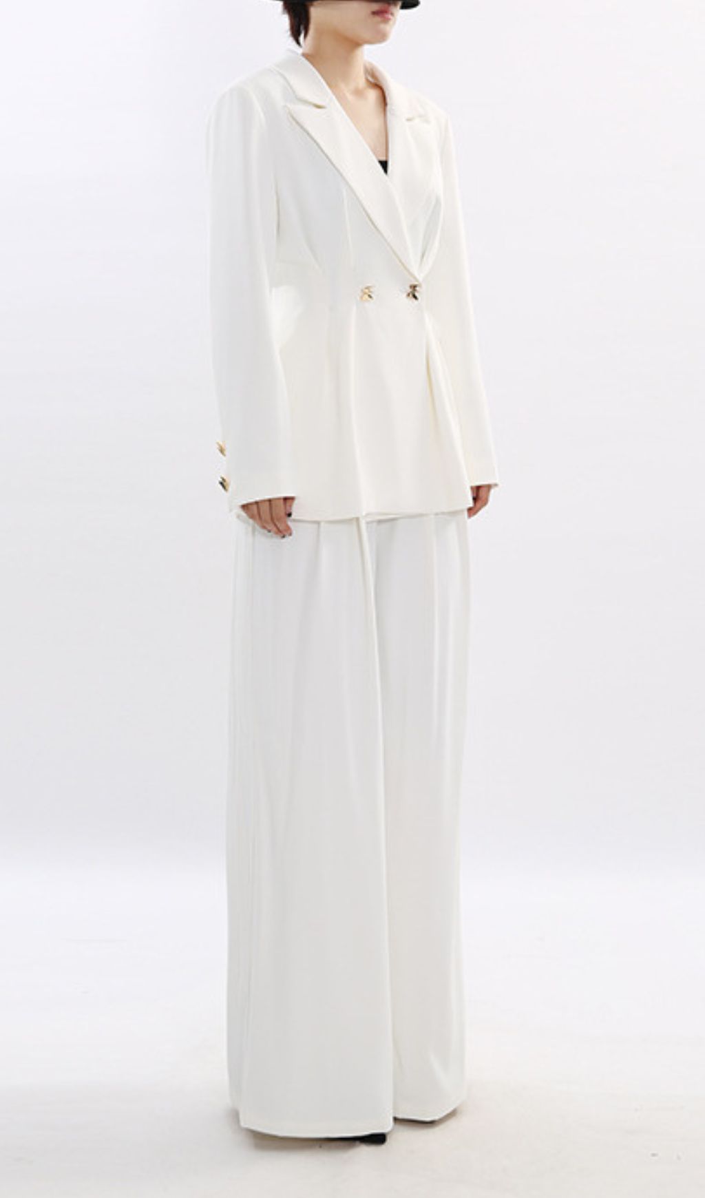 TRENDING WHITE BLAZER SET WITH WIDE-LEG TROUSERS - OWNCI TRENDING WHITE BLAZER SET WITH WIDE-LEG TROUSERS - OWNCI