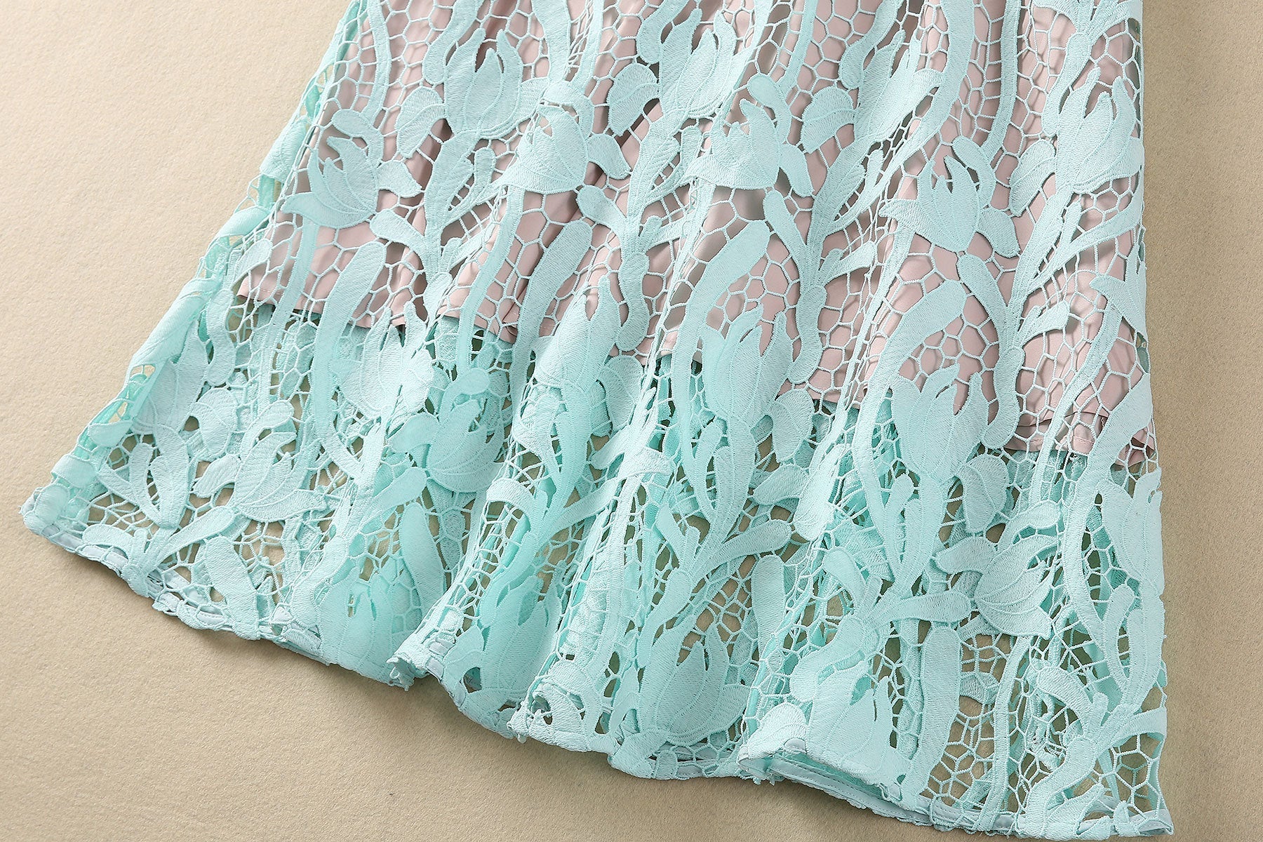 ccc1af66932b0bb02fed3bac0b8f5fee.jpeg Fashionslee Women Allene Blue Lace Midi Dress