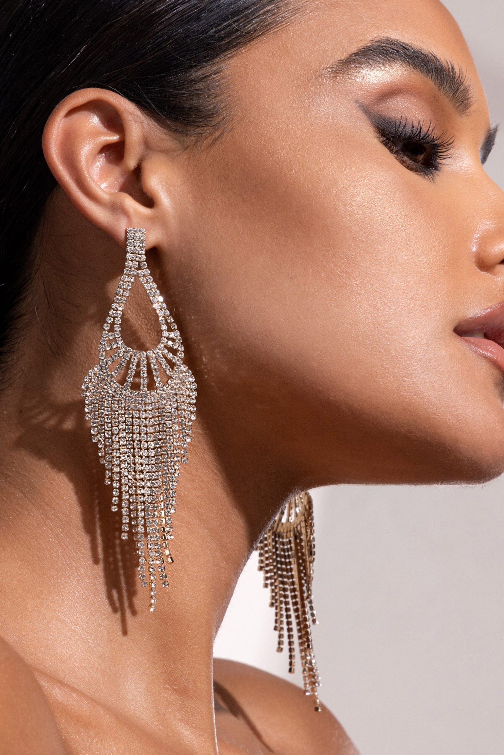 cdbd0cea179018b0c4dba931f7b31863.jpeg Fashionslee Women Gold Diamante Teardrop Tassel Earrings