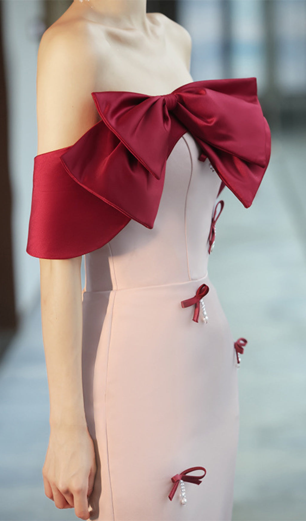 ce1e0a845dabf8d1b6ae0ffa1a11ffed.jpeg Fashionslee Women Ashly Faux Pearl Bow Midi Dress