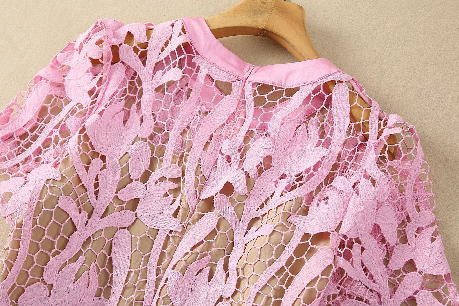 cf7624828549b8d70cf8e822f7eb40ed.jpeg Fashionslee Women Allene Pink Lace Midi Dress