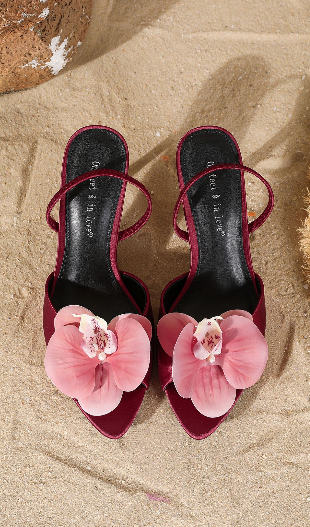 d022554d4a6e1eb7472bcbe3952c4e9d.jpg Fashionslee Women Hollace Red Flower Sandals