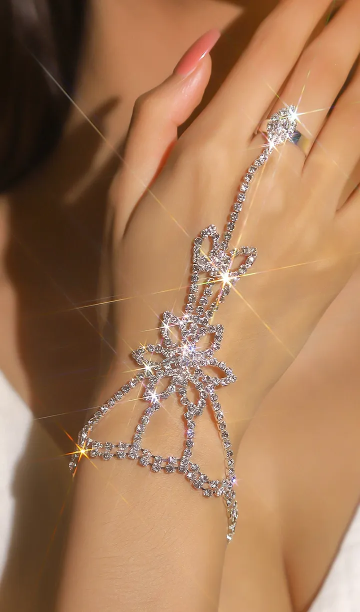 DAINTY RHINESTONE INTERFINGER BRACELET – VIRAL AESTHETIC - OWNCI DAINTY RHINESTONE INTERFINGER BRACELET – VIRAL AESTHETIC - OWNCI
