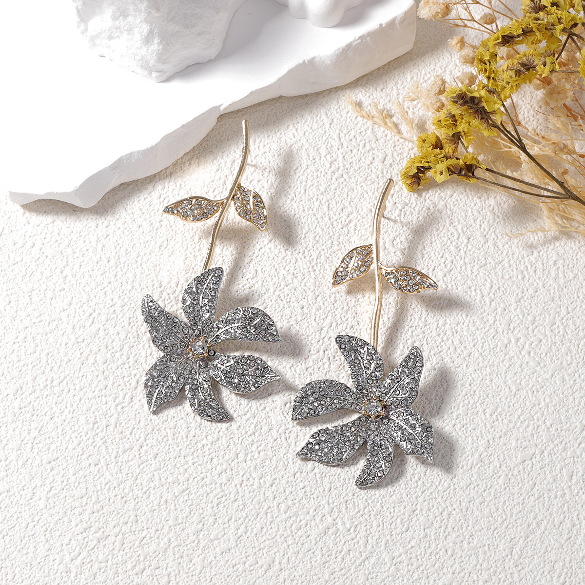 d20a47b020b36751429935dd1a7d64c3.jpg Fashionslee Women Josephe Flower Earrings