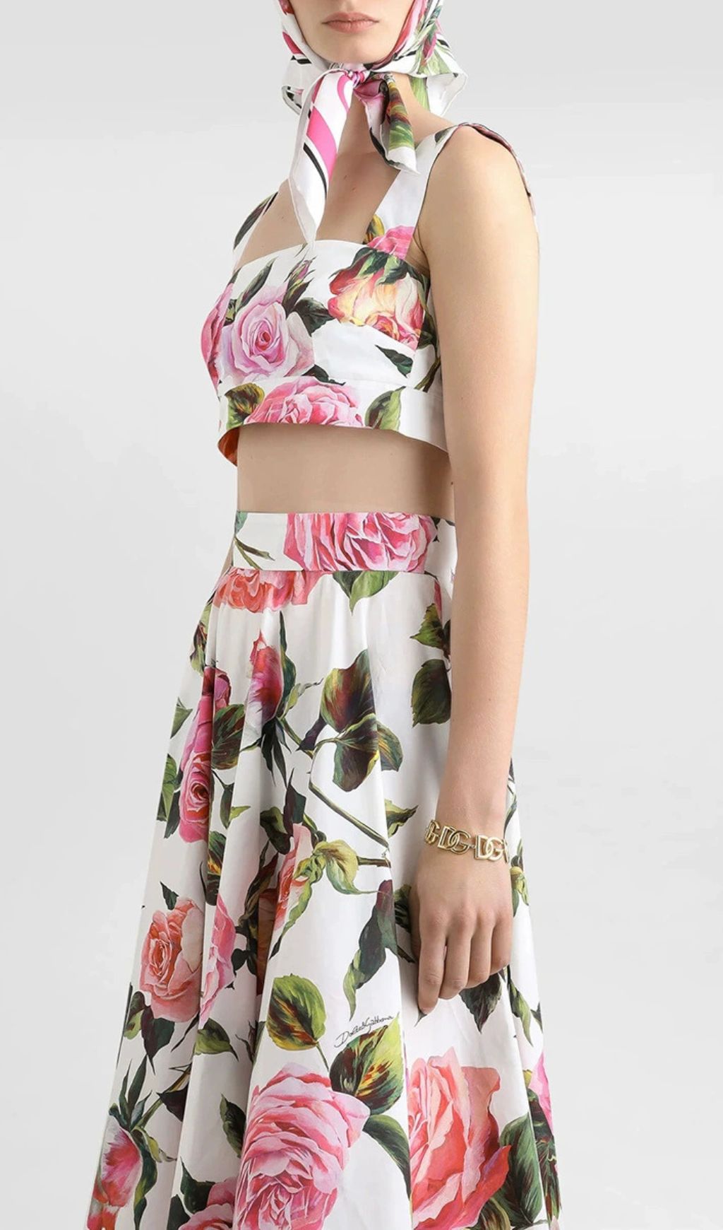 d2cadb17c52c456d41ebc5cb9b269372.jpg Fashionslee Women Friedel Floral Printed Two-Piece Set