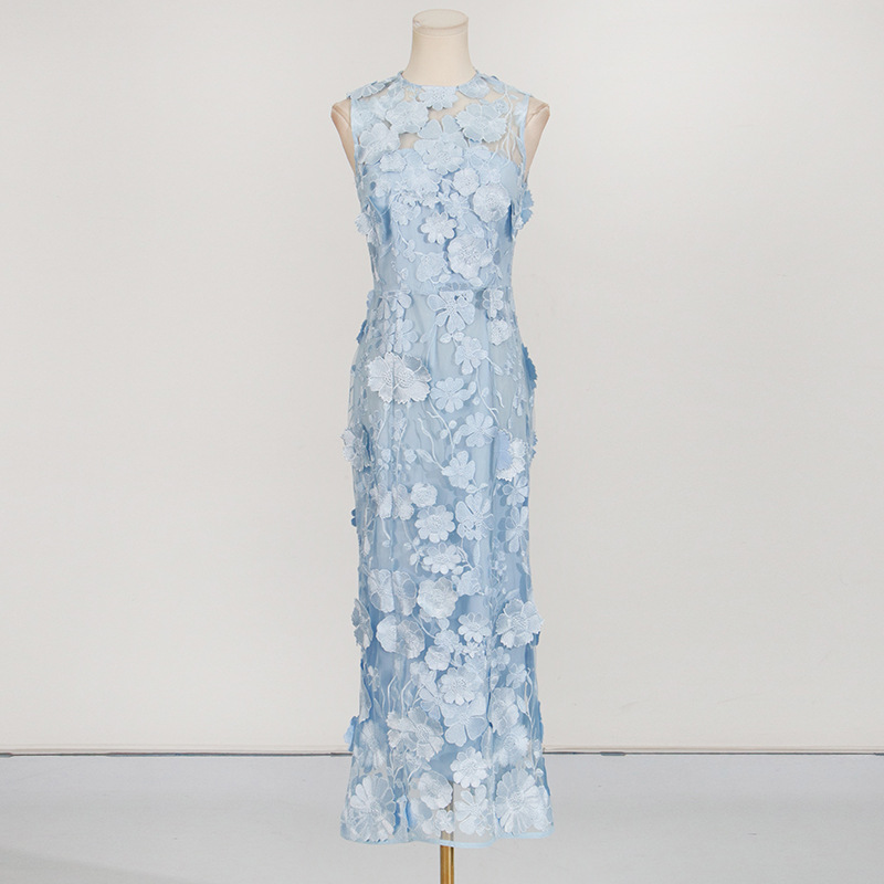 Fashionslee Women Cessair Sleeveless Flower Embroidery Midi Dress