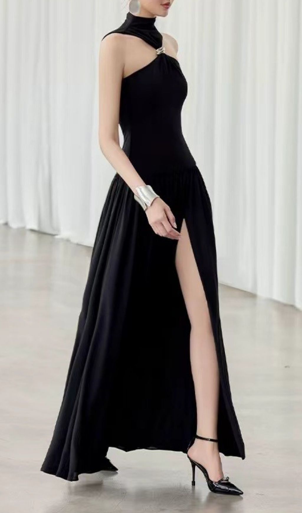 Fashionslee Women Kelley Black Halter Slit Maxi Dress
